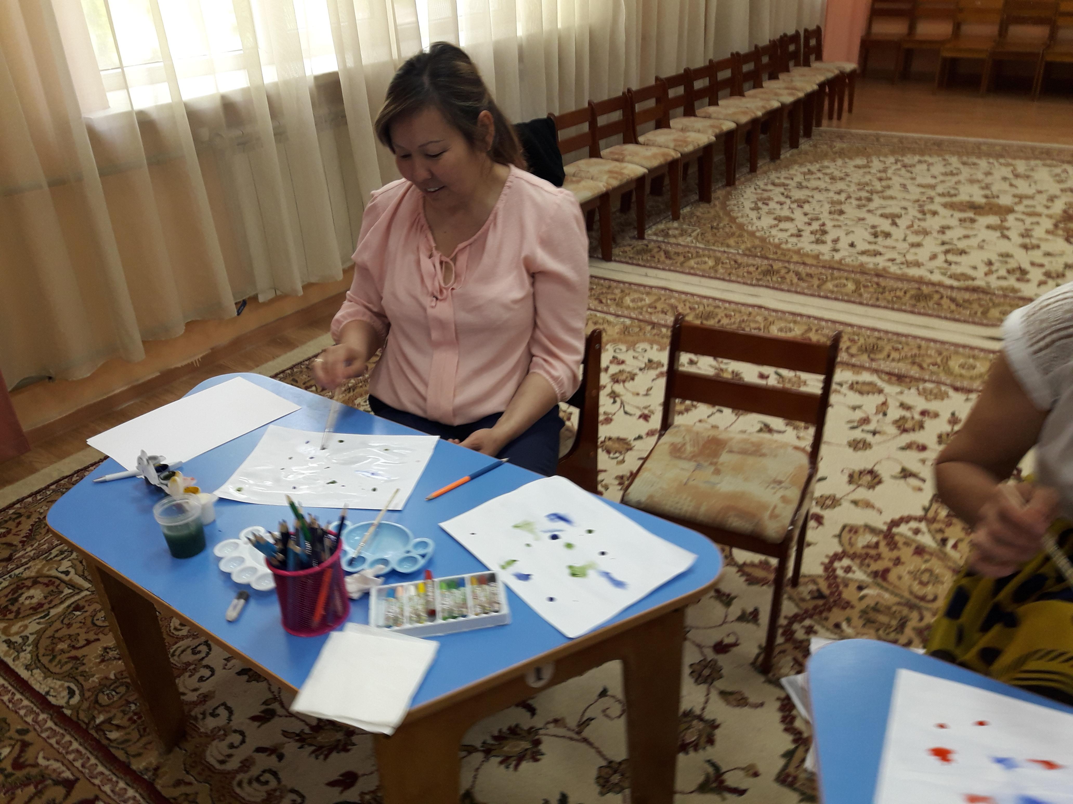 "Балабақшада сурет салу техникасын меңгеру" Тәрбиеші Даулетбаева Р.А семинар практикум өткізді, өз жинаған тәжірибесімен бөлісті