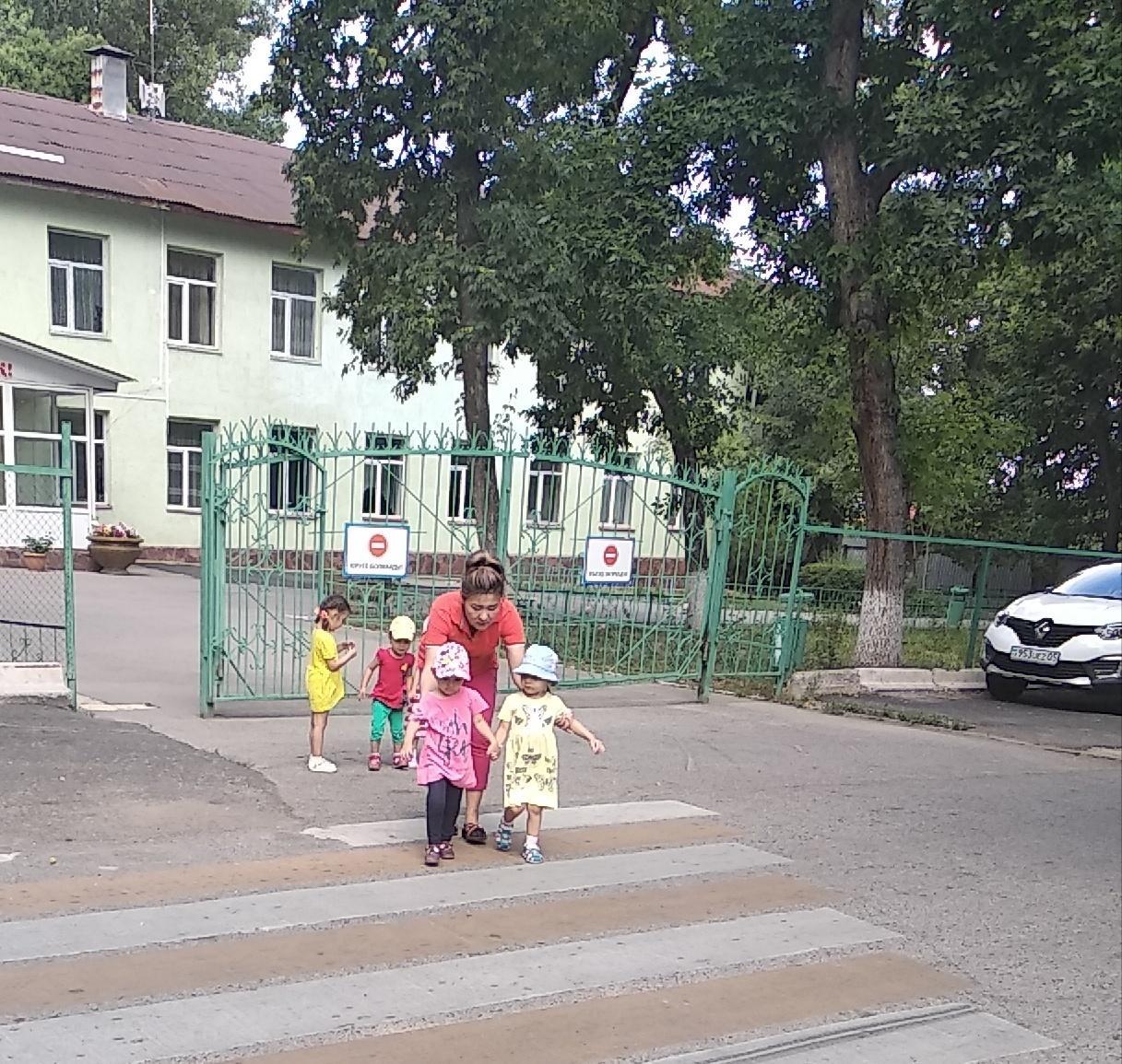 Балаларды жол жүру ережесімен таныстыру (саяхат)