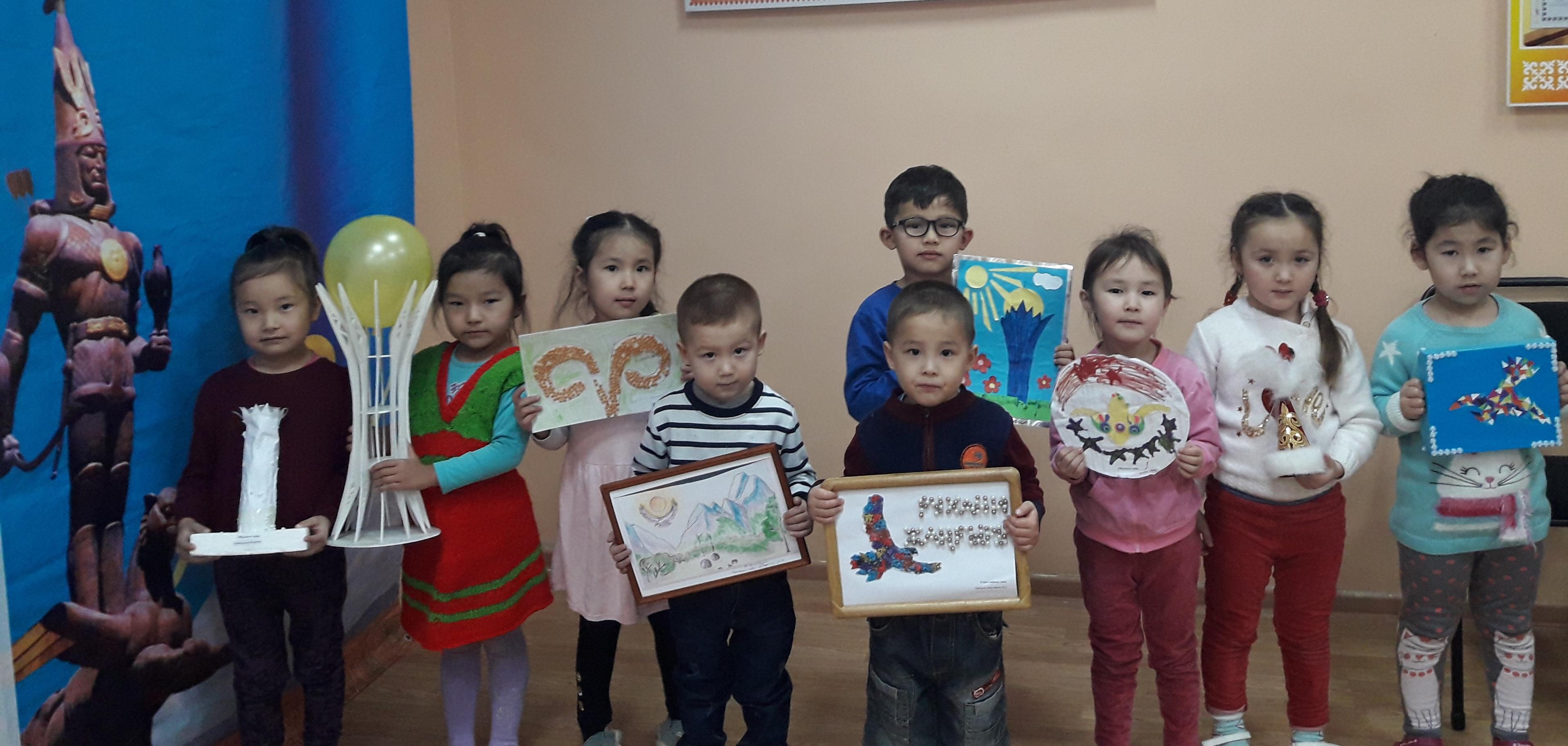 Балалардың шығармашылық көрмесі "Мәнгілік ел-Қазақстан"