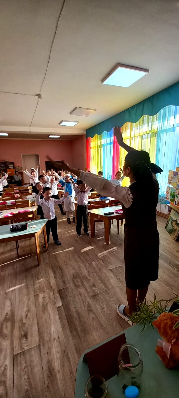 Мектепалды даярлық «Көгершін» тобы Тәрбиеші: Әлімжан Жаңагүл Кемелжанқызы Ашық есік күннің тақырыбы: Тірі табиғат және өлі табиғат